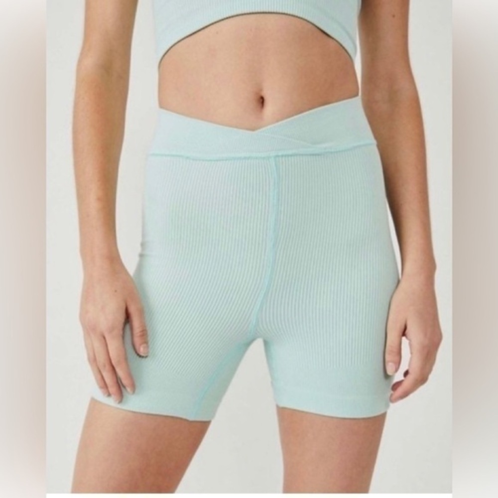 💚 Free People Movement Free Throw Ribbed Bike Shorts Medium NWT